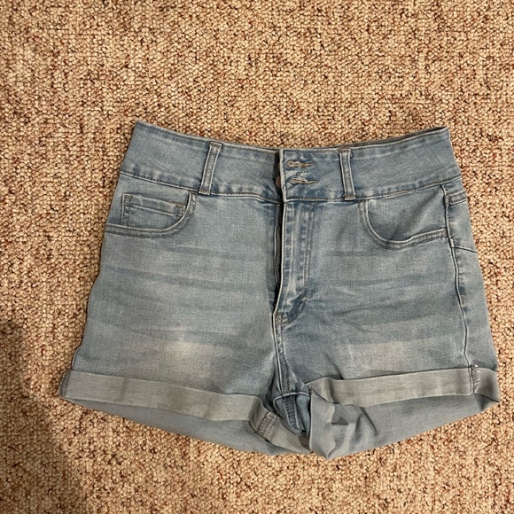 High wasted, stretchy jean shorts. size medium - Picture 1 of 2
